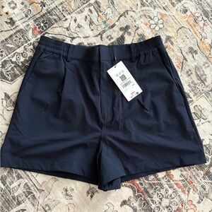 Wilson Navy Wynne Pleated Short size L NWT